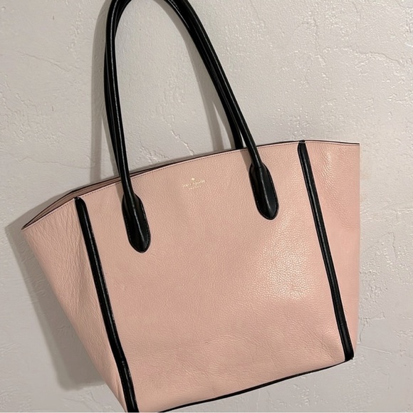 kate spade Handbags - Kate spade large peachy pink and black pebbled leather tote bag 17x11x6
